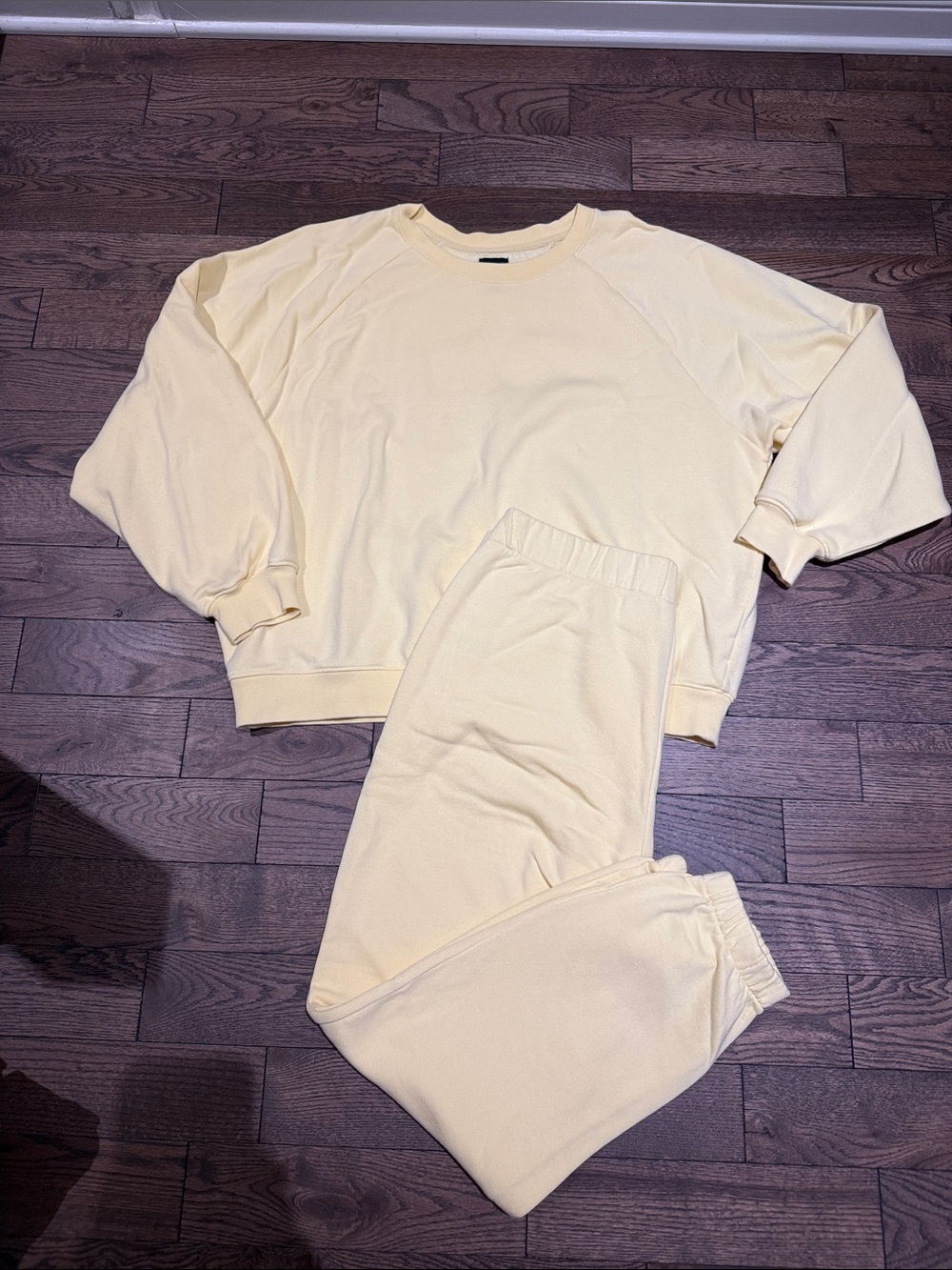 GAP Butter Yellow Sweat Set